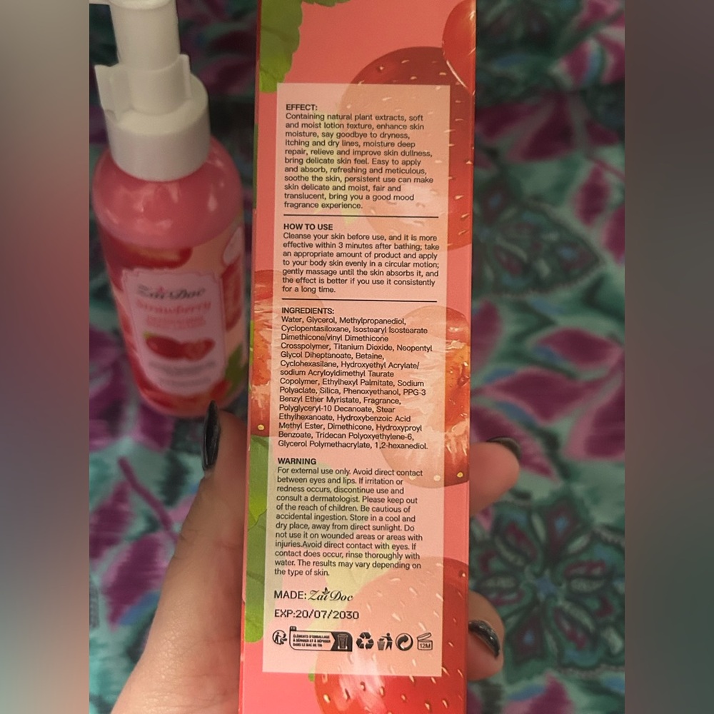 Zai Doc Strawberry Refreshing Body Lotion - Picture 2 of 3
